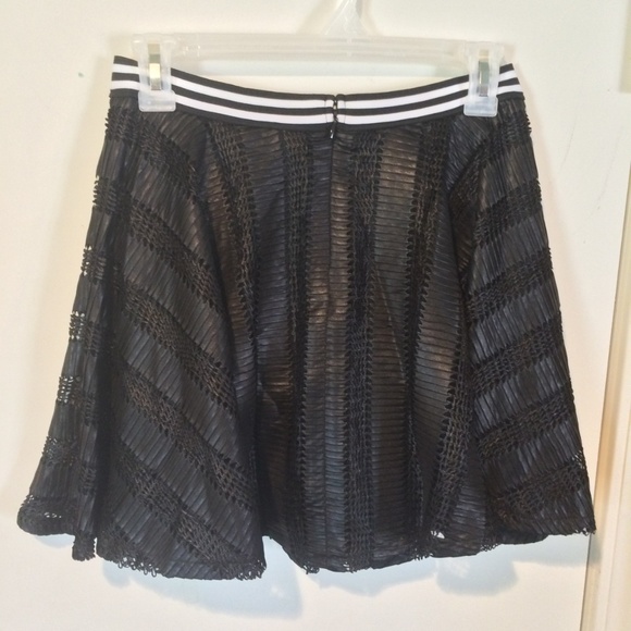 BCBGeneration women's elastic stripe dance / cheerleader mesh a-line mini skirt - Picture 4 of 4